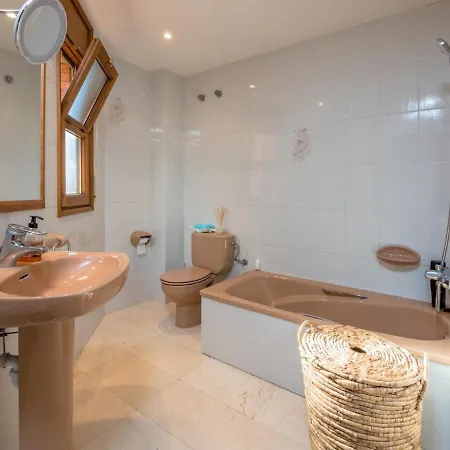 Vescomptat De Cabanyes: Poolside Retreat Near Sant Antoni De Calonge Holiday home *